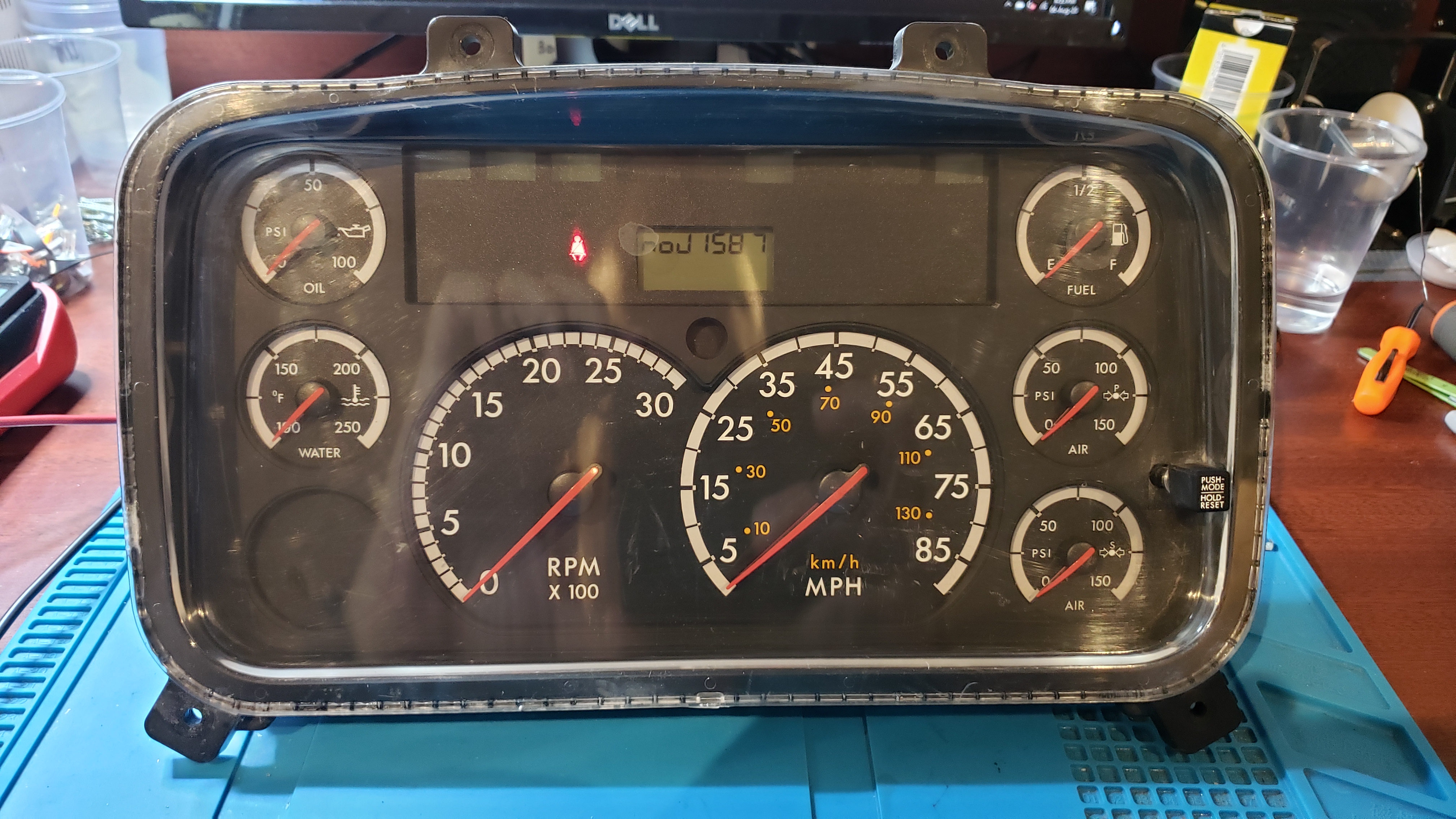 freightliner instrument cluster repair