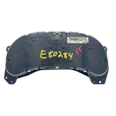 2003-2004 GMC YUKON Used Instrument Cluster For Sale
